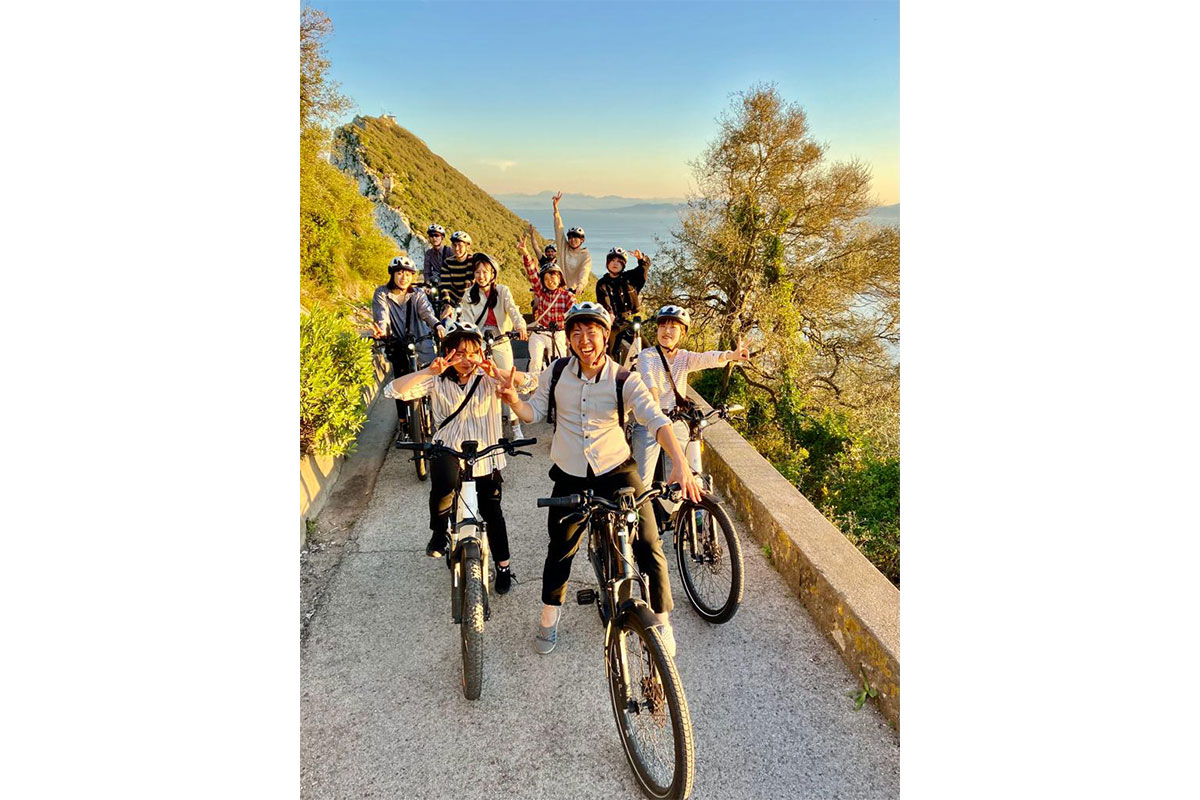 upload-with-white-backgroyund-bicycles